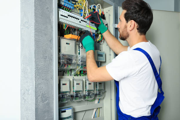 Best Emergency Electrical Repair  in Waukomis, OK